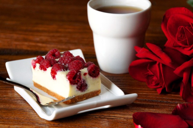 White Chocolate Raspberry Cheesecake Slice