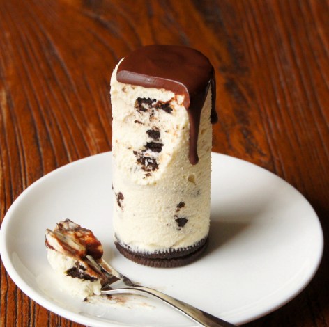 Cookies and Cream Cheesecake(s)